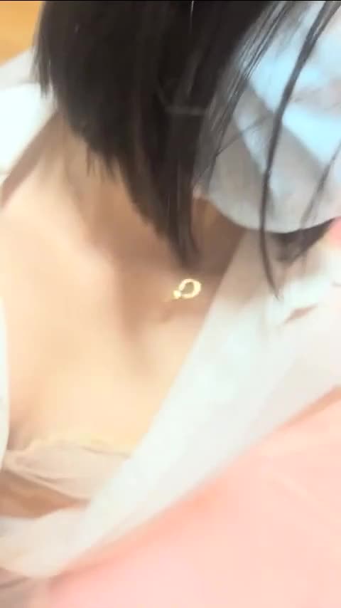 “妹妹，哥哥想你了好久没有宠幸你了”直播和身材超赞的高跟白丝高跟少妇约炮，风骚长腿太诱人了#直播  #少妇  #白丝  #高跟  #约炮