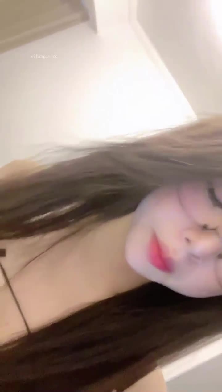 绿播健身女神 我见犹怜 最美的顶级蜜桃臀 明星脸兼职车模！只有真土豪才能玩得起她#健身  #蜜桃臀  #车模