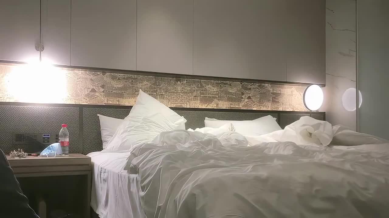 舒服就喜欢爸爸干我 啊爸爸把我操上天去 身材高挑大长腿 穿上情趣连体黑丝被小哥操的骚叫连连 口爆吃精#探花  #情趣黑丝 #口爆  #大长腿