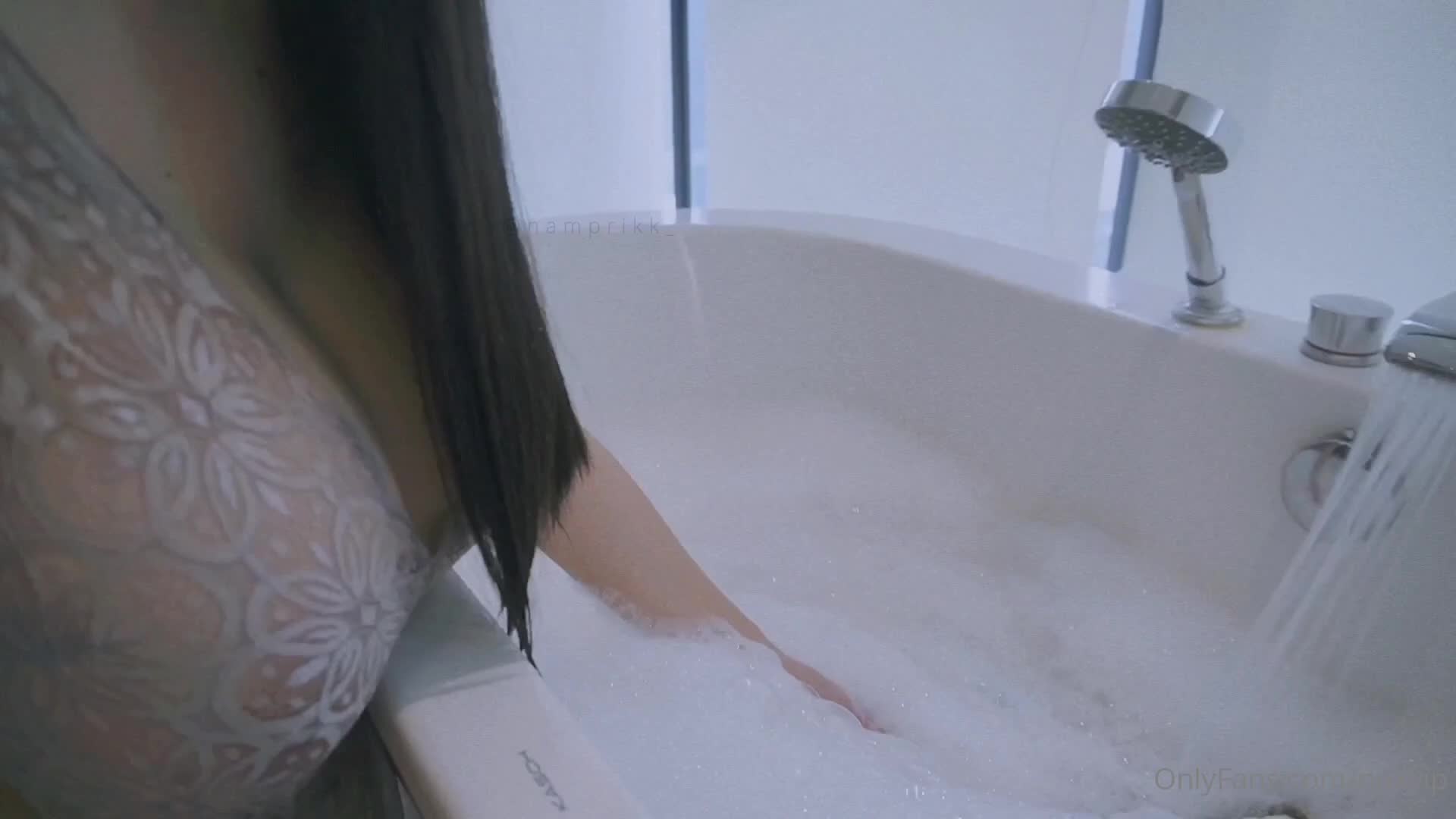 #onlyfans #推特 #npxvip #namprikk #巨乳 #肥臀 #自慰 #潮喷 #跳蛋