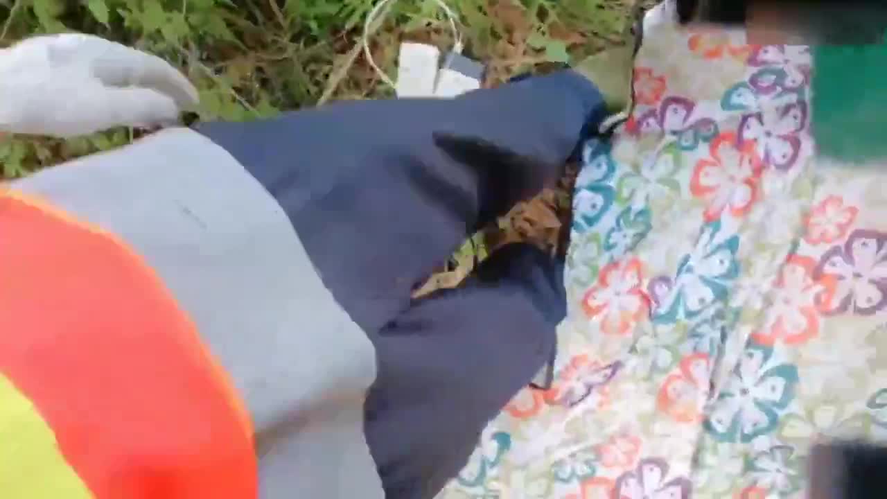 技校妹妹被小姨拉到户外看小姨勾引环卫工人做爱，妹妹直说我也想要小姨不让只顾自己享受#户外  #勾引