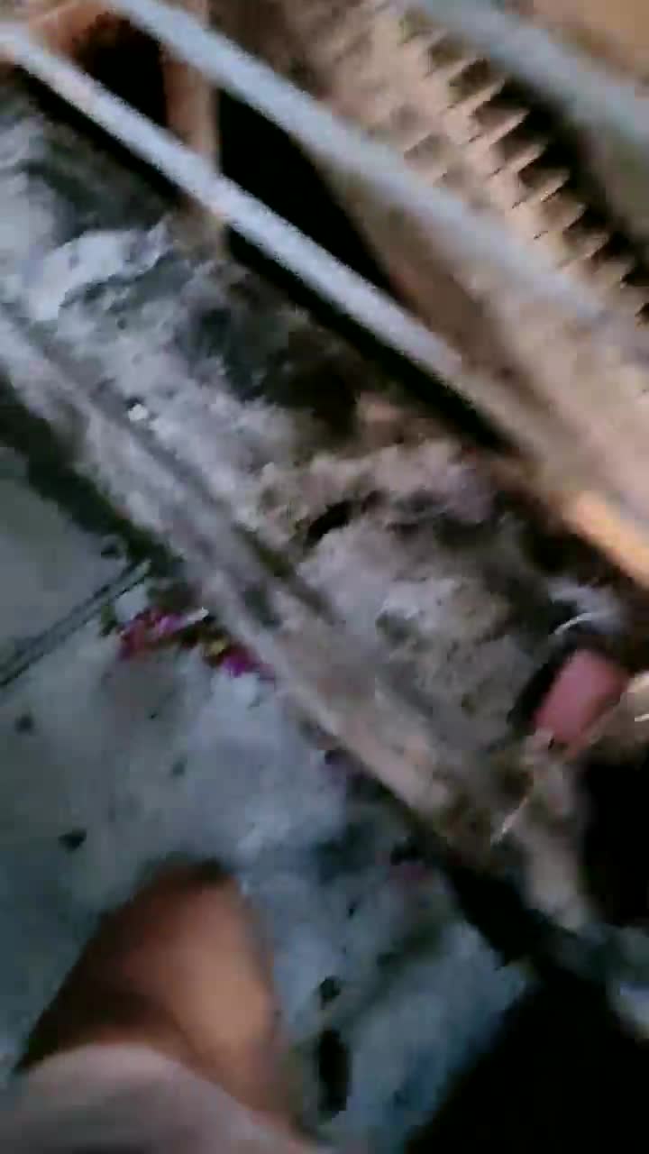 【好想你那个】美女公园里~楼梯上~跳蛋喷水，路人好多全露脸 奶大 无毛嫩穴#户外  #大奶子  #露出  #跳蛋