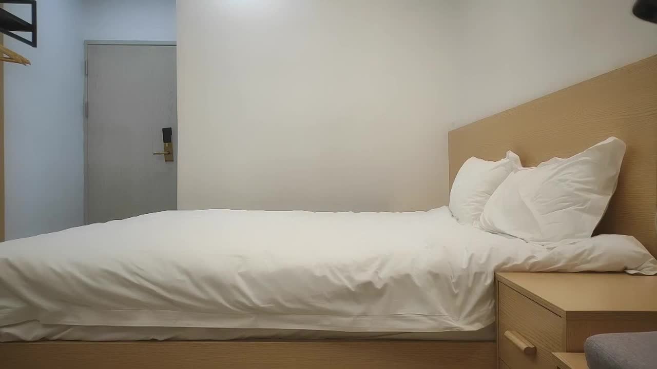 巨乳小姐姐 太舒服了老公用力 看你满身汗男人就是累又出钱又出力 身材丰满性格不错 被镜头前扛着腿猛操 大奶子甩不停#巨乳   #探花