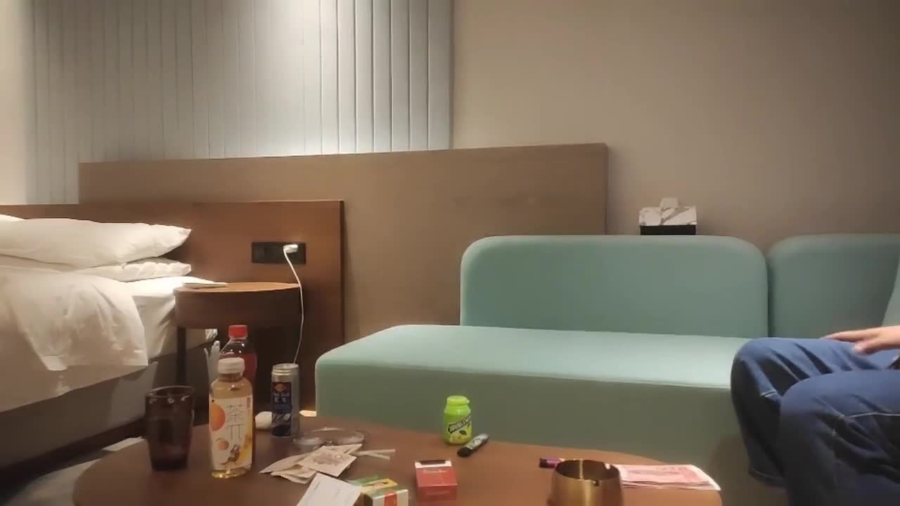 你刚玩过 没搞出来 你这么厉害 不好看没感觉 哥哥你吃药了太久有点痛 身材娇小性格温柔被操的娇喘连连#娇小   #娇喘  #探花