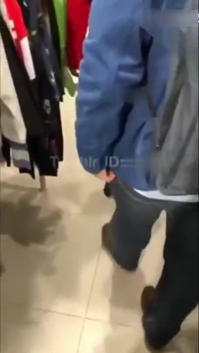 汤不热绿帽大神YQ让朋友带自己淫妻去商场迪卡侬在卫生间和地下车库露出爆操骚妻，自己在旁边拍摄#汤不热  #绿帽  #YQ   #淫妻  #露出