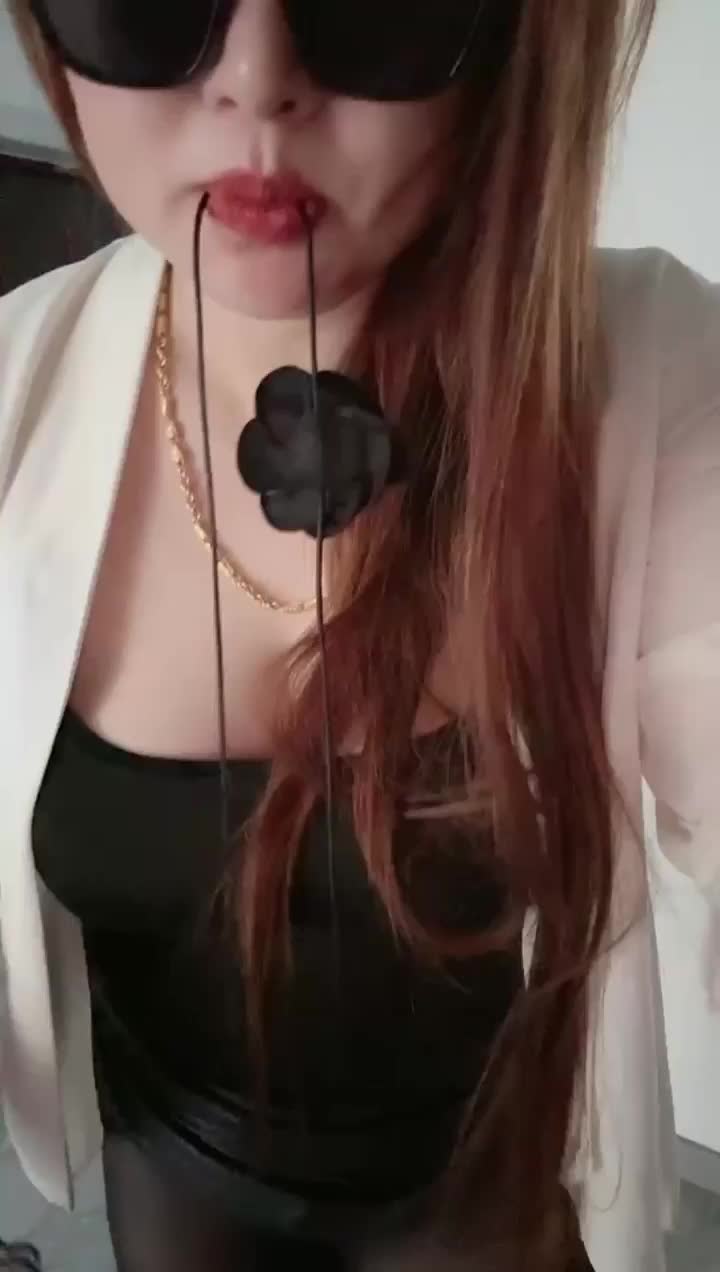 快手少妇 胖厨娘 铁粉大尺度啪啪福利 轻熟妈妈感爆棚 超诱惑骚话不断 有妈妈儿子剧情诱惑韵味十足#快手   #轻熟女