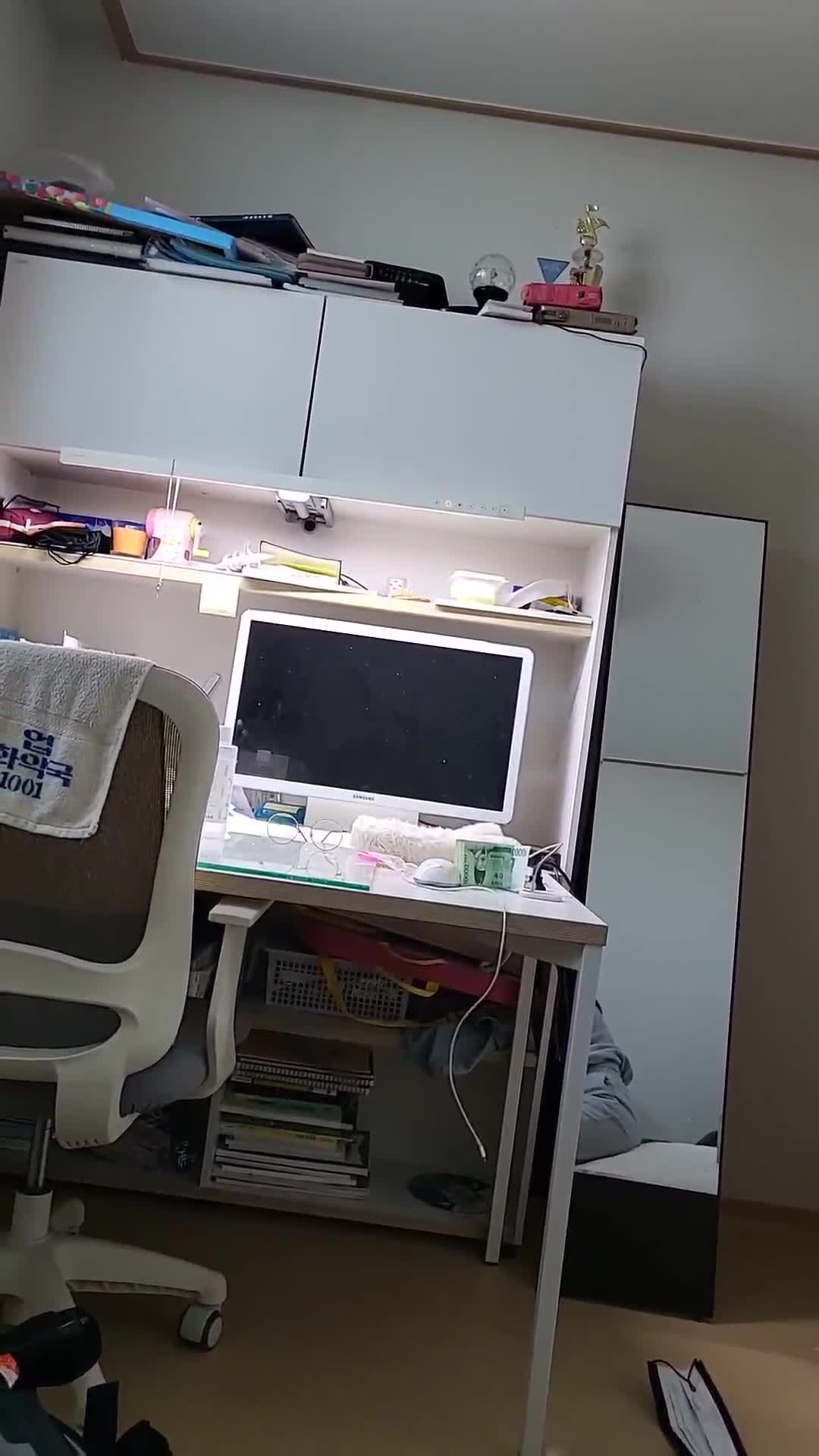 #韩国大叔 合集46v23g 韩国大叔找韩国嫩妹学生打飞机系列，很多人找过 19