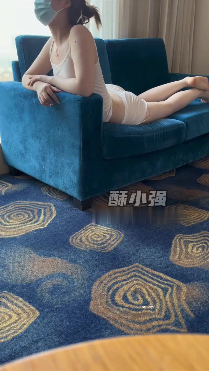 足控大神【酥小强】约的多位大学生兼职女神，露脸 很漂亮很年轻！一步步套路玩弄她们#足控  #酥小强  #露脸