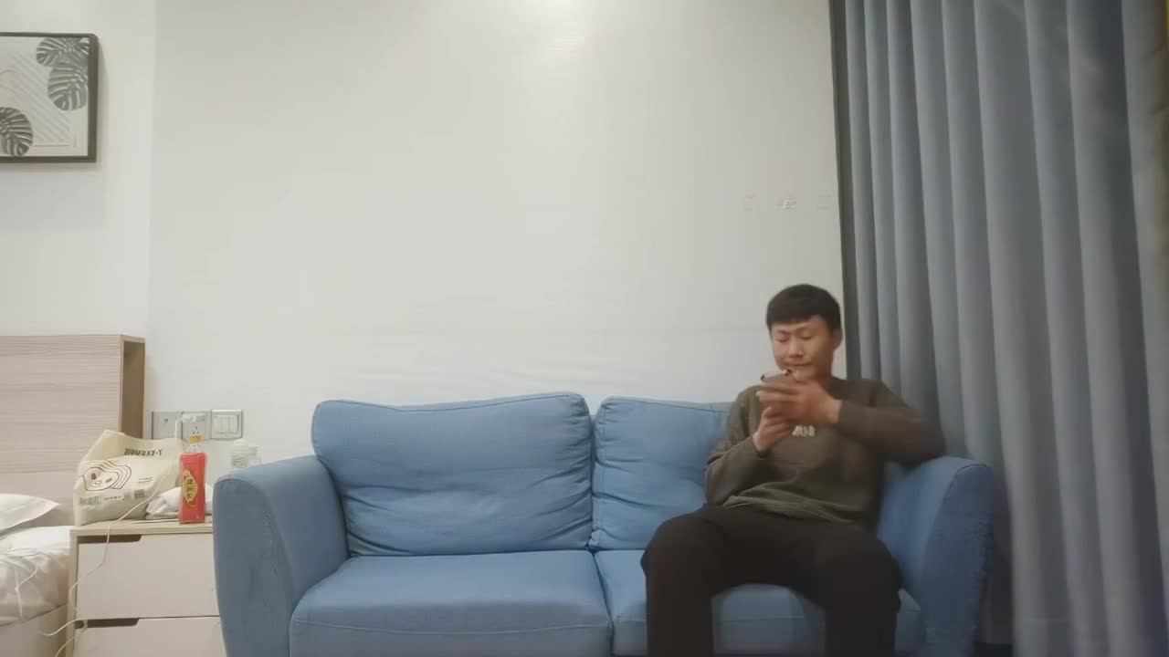 啊再快点用力抱着我腰 你拿我东西干嘛 帮你放里面一点 大高个极品身材一直很警觉小哥不肯到床上导致翻车#探花   #翻车