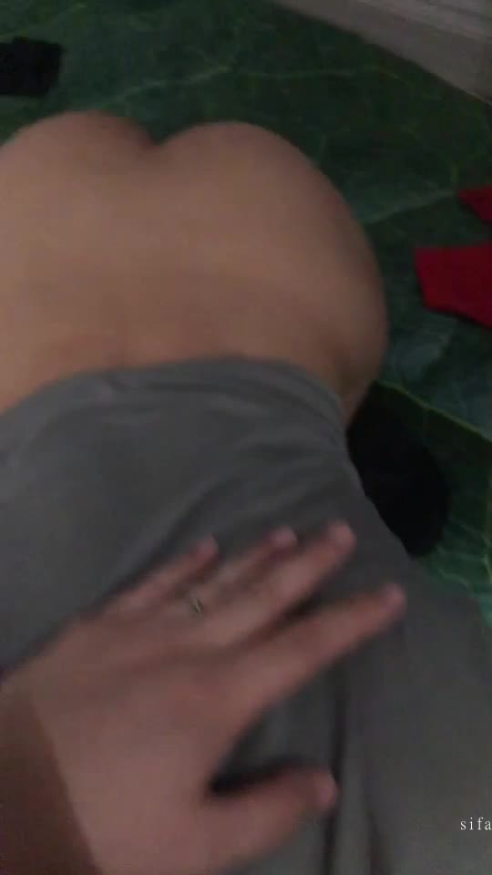 百度云泄密》大二学妹和男友之间的私密被渣男分手后曝光