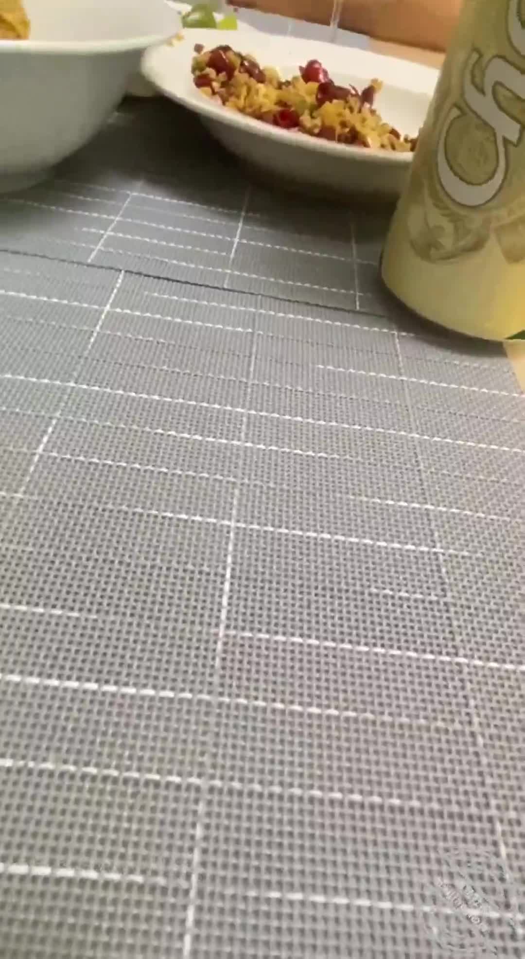 给漂亮妈妈酒杯里猛灌伏特加 历经半年 终于插到了生我养我的嫩穴 心跳刺激偷吃 高潮劲射过头#妈妈 #乱伦  #高潮
