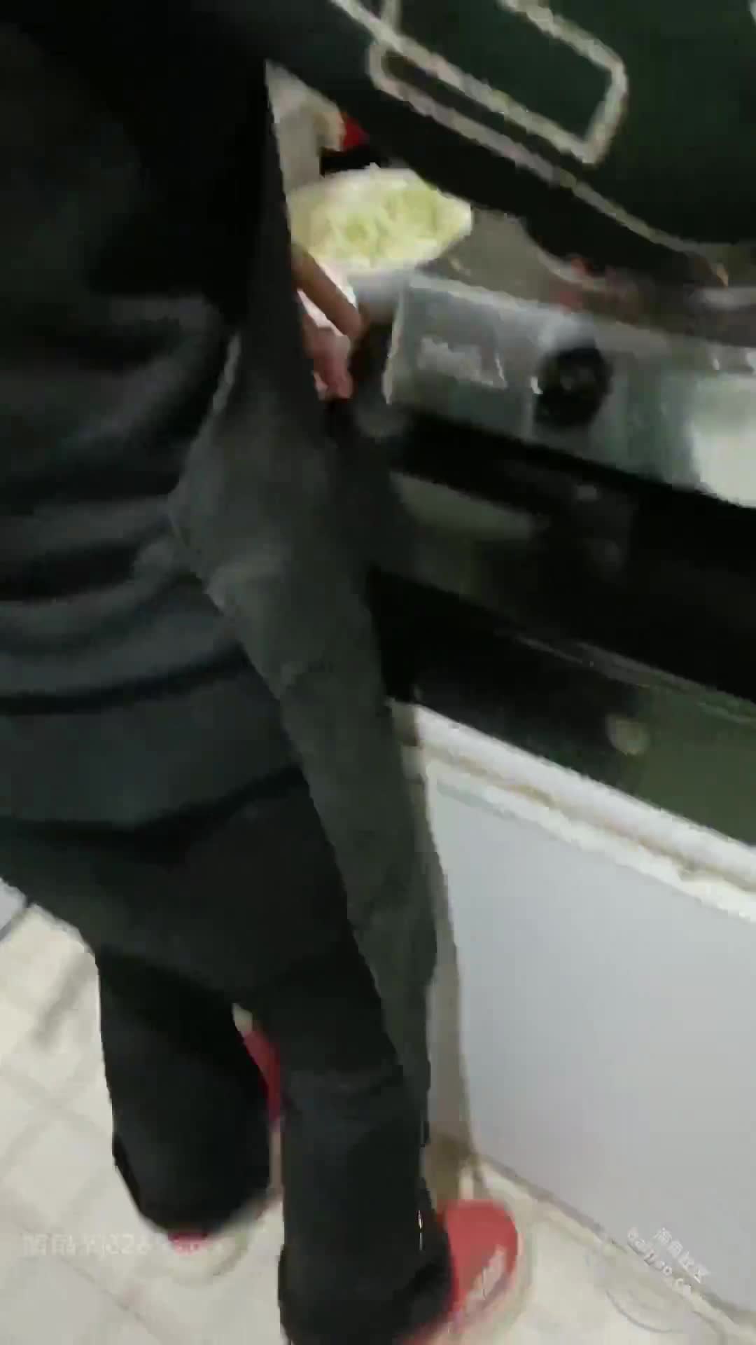 自称绝对真实，海角乱伦大神【恋母少年】付费钻石贴 ！口爆双通，老妈彻底沦陷#海角乱伦  #恋母少年  #口爆  #双通  #母子乱伦