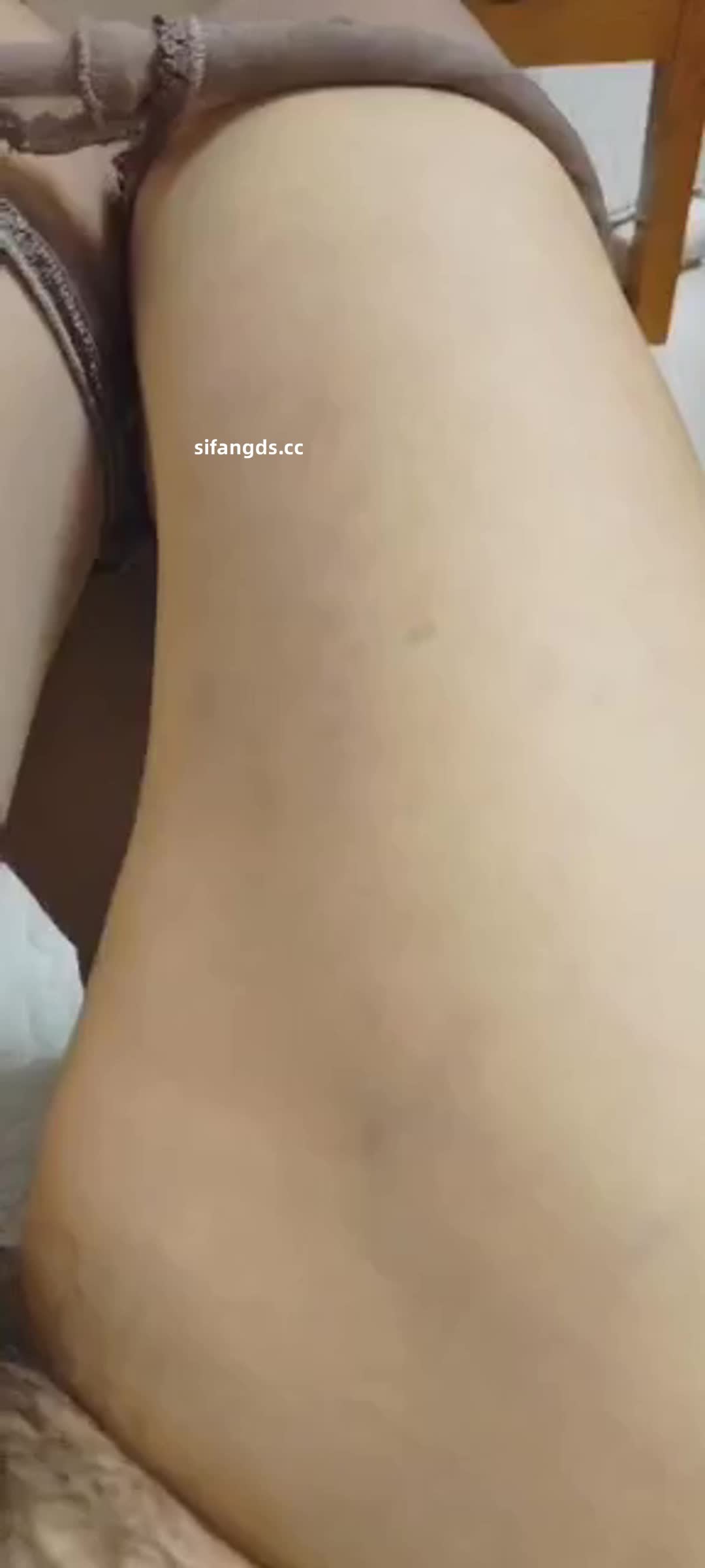 抖音大奶熟女【晓乐乐】，皮肤白皙骚熟女，安安静静看福利，不要去主播直播间说#抖音  #熟女  #晓乐乐  #大奶子