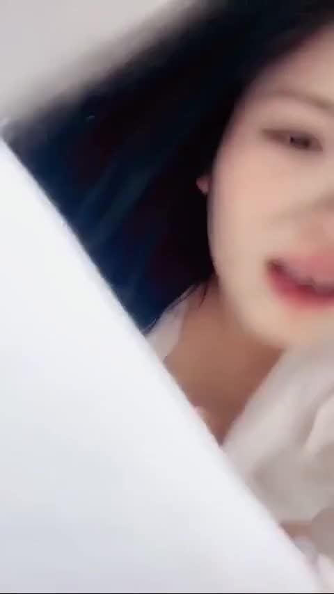 #女上位 #女性高潮 #偷拍自拍 #素人 #无毛粉嫩白顶级颜值御姐超模姐姐掐脖子无套勐干