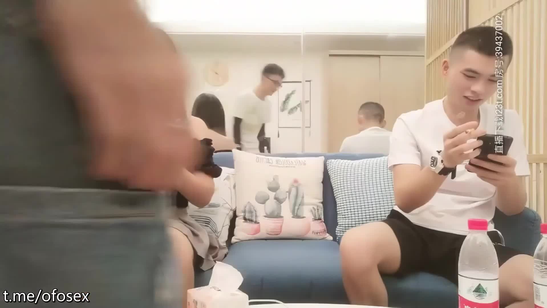 #口交 #偷拍自拍 #探花 #素人 #业余真实约了个裙子妹子3P啪啪近距离
