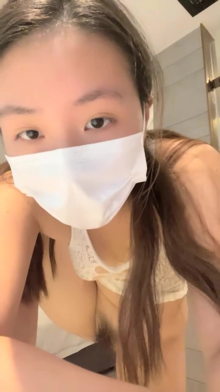 #自慰 #跳蛋 #偷拍自拍 #素人 #业余真实一字马自慰看表情很享受