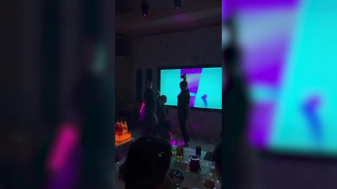 #跳舞 #狂插 #骚货精选合集淫乱KTV花花的世界