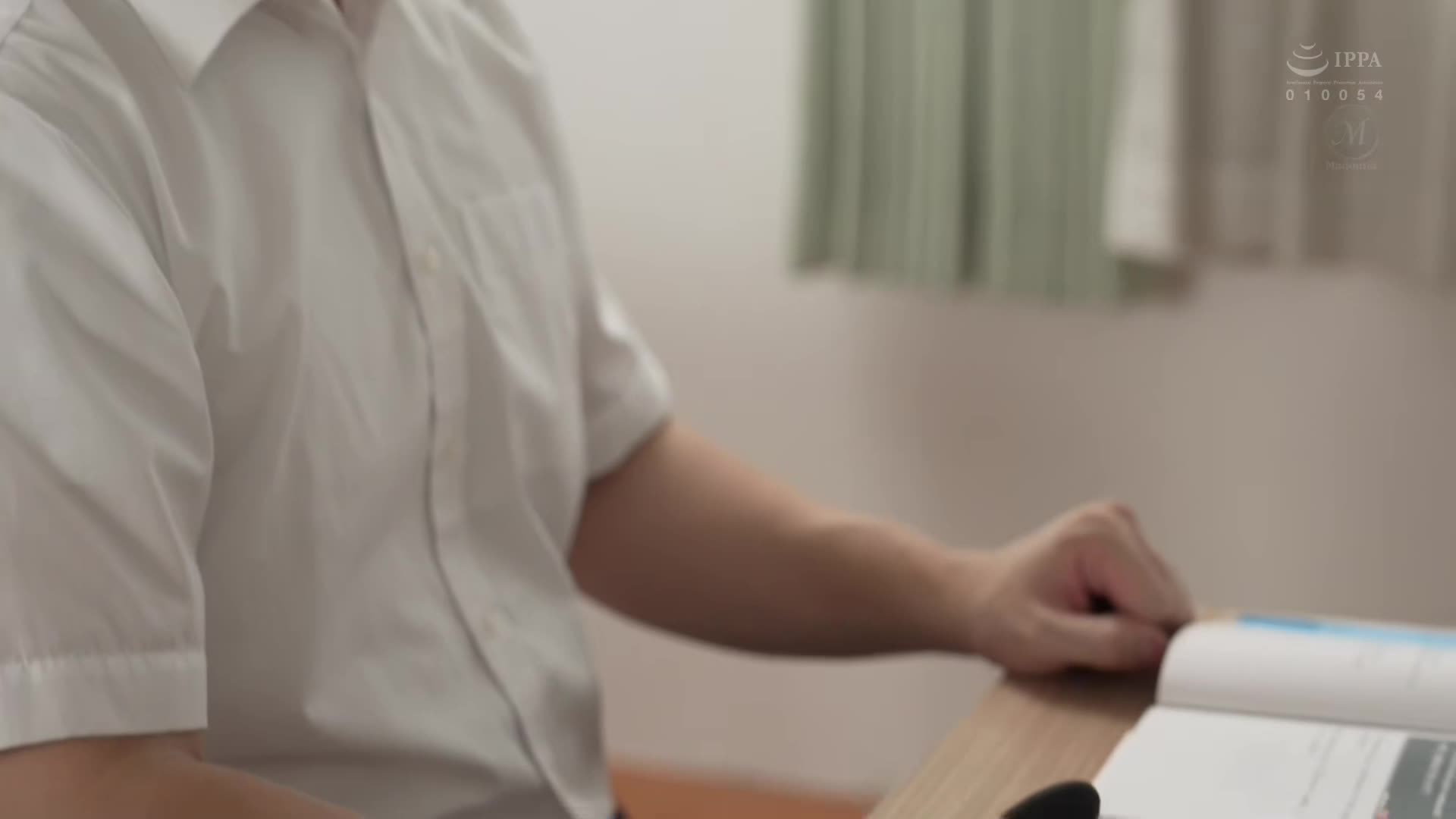 #反差 #教师 #内射 #人妻 班长的我知道了班主任不为人知的一面，放学后和最严肃的女老师疯狂做爱-3 点击查看更多