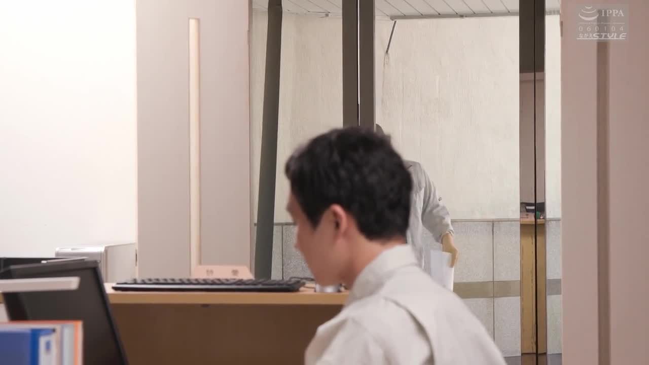 黑丝白领的禁忌沦陷强奸剧情点燃你的原始欲望冷艳御姐的OL双面人生-1 点击查看更多