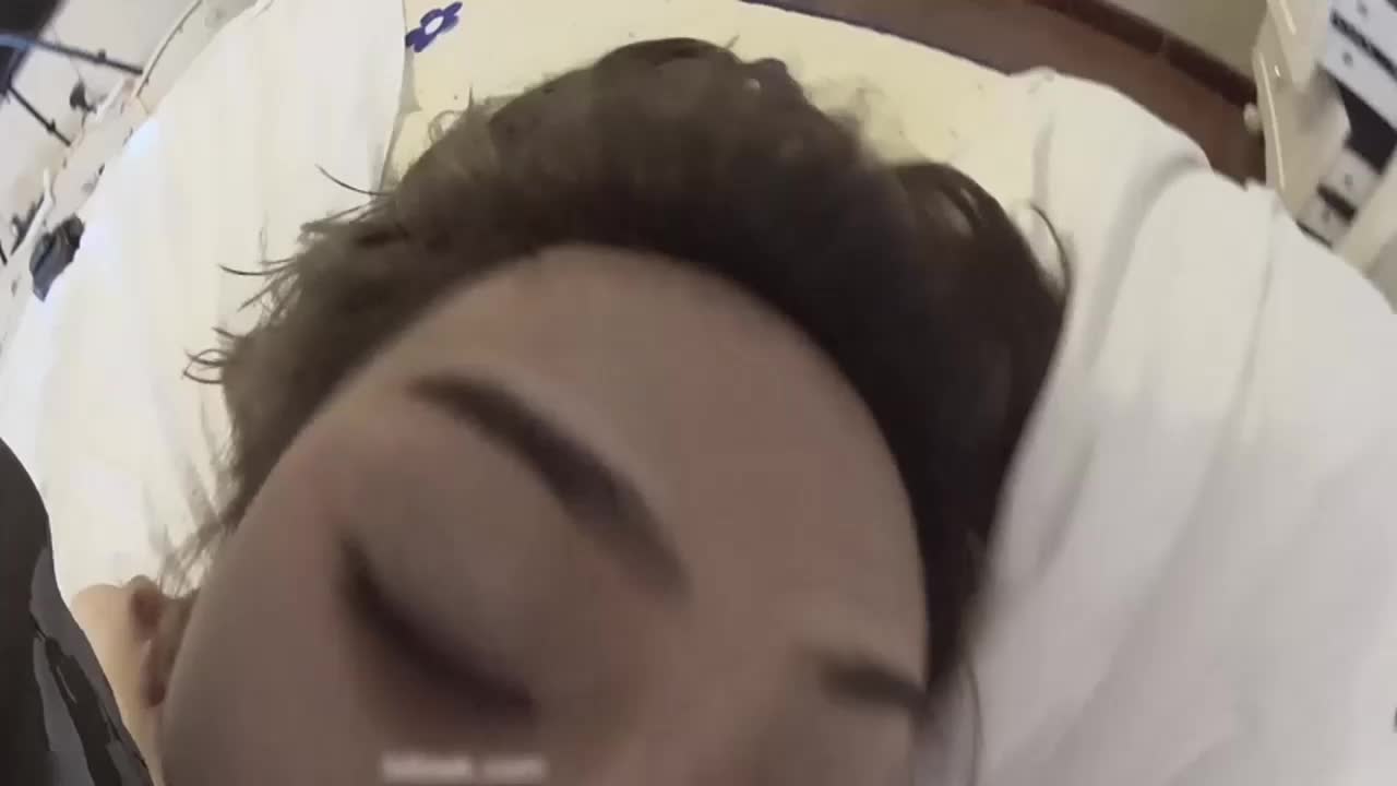 #偷拍自拍 #素人 #反差婊 #美女 #狂插MJ达人三人组创意迷玩极品美女