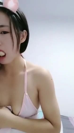 #自慰 #高颜值 #直播 #露脸 #诱惑白丝露脸穿着情趣装的人妻少妇自己舔奶子抠骚穴给狼友看