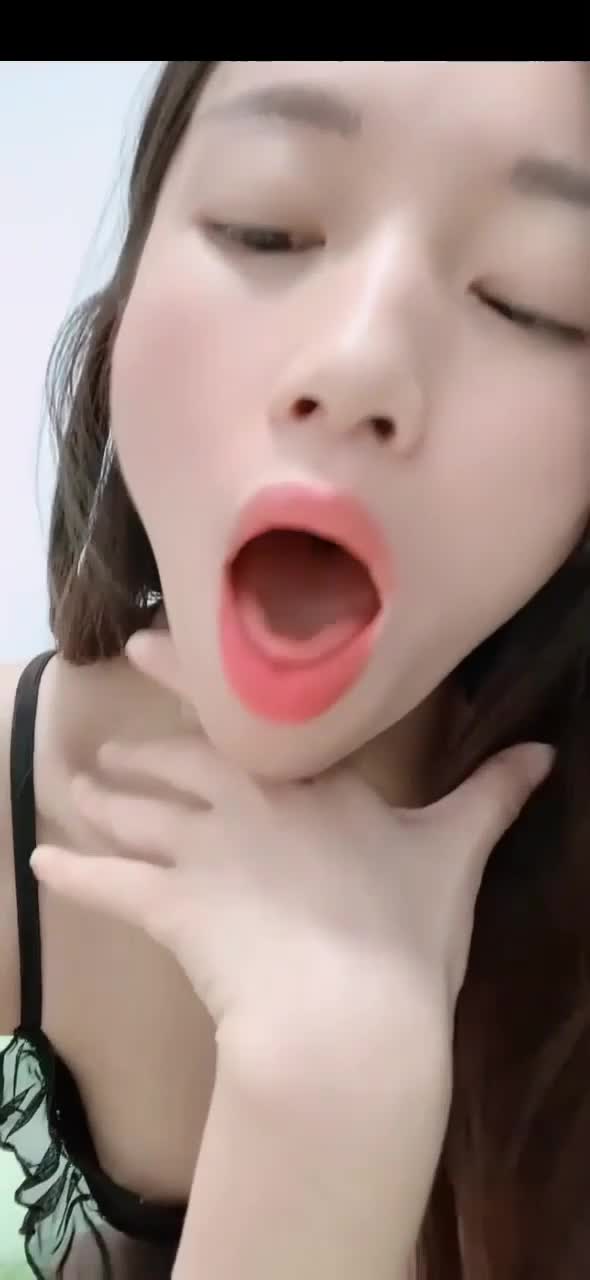 #自慰 #偷拍自拍 #素人 #无毛粉嫩白 #业余真实最喜欢的小母狗2