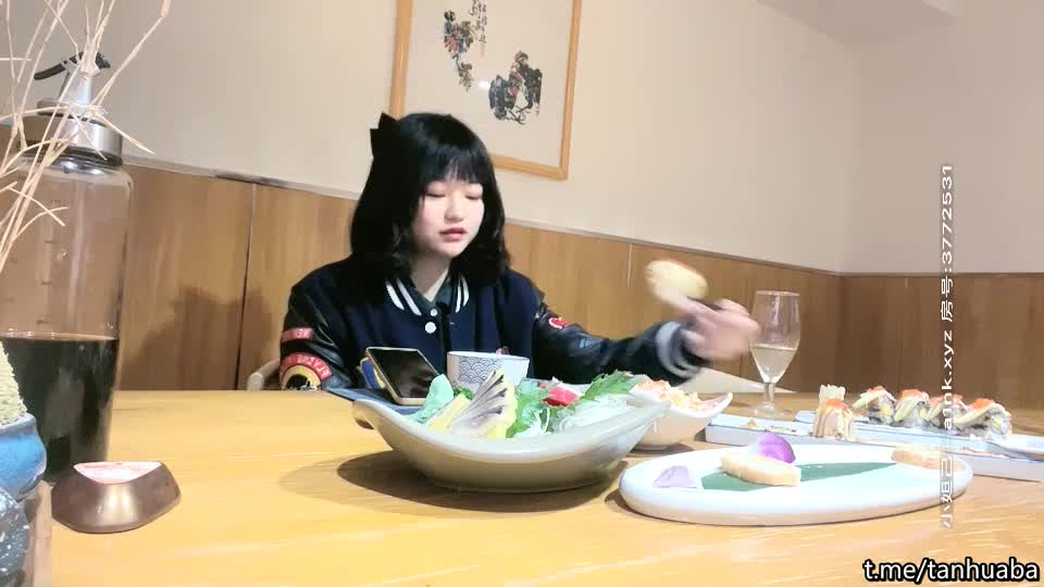 #学生 #约炮 泡良大神约操00后小萝莉，吃饭聊天酒店开房全程记录，话术套路经典教材，良家杀手名副其实2503