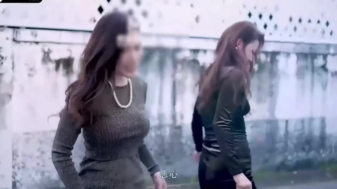 #国产剧情 #多人运动 #淫语 #射精 #淫叫流浪汉爆干母女庆元宵强上千金母女