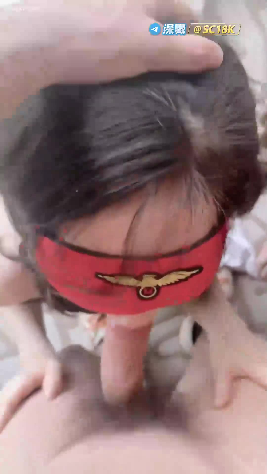 #推特 #一杆钢枪 凌晨睡醒忍不住让她站在镜子前后入 点击查看更多