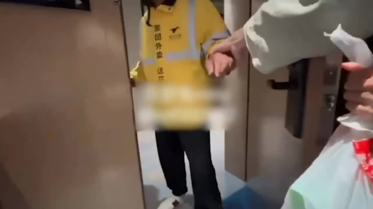 #南航空姐 #月野兔 #内射 #制服 #诱惑【真实在职】南航空姐月野兔淫乱私生活被各种内射