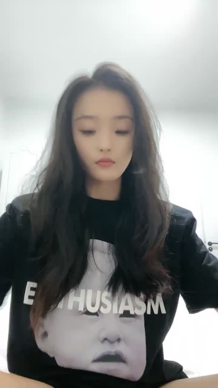 八字大奶G罩杯，淫荡美女小骚货，寂寞难耐玩骚穴，炮友加入，扣的骚穴流浆，长屌正入，抽插小骚逼#八字奶