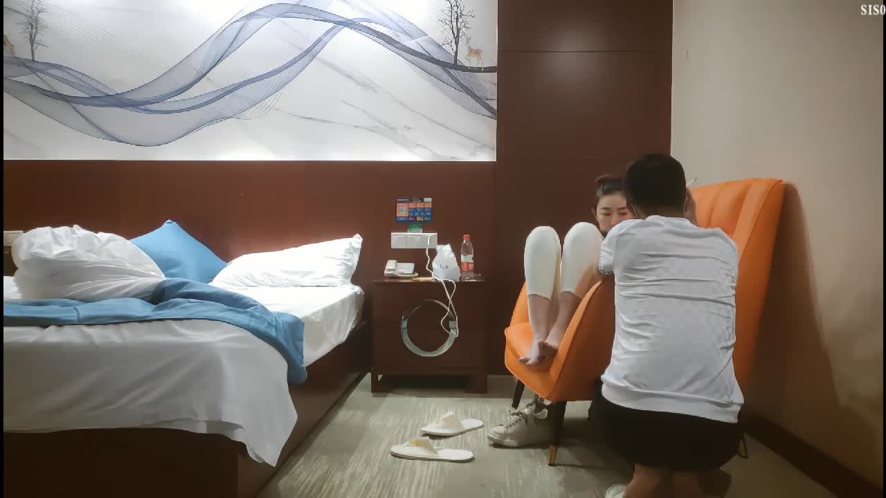 我勒个擦 这个小姐姐真是太骚了 皮肤白皙身材丰满前凸后翘 吞吸鸡巴好用力 啪啪猛烈抽插进出水滋滋爽呆#前凸后翘