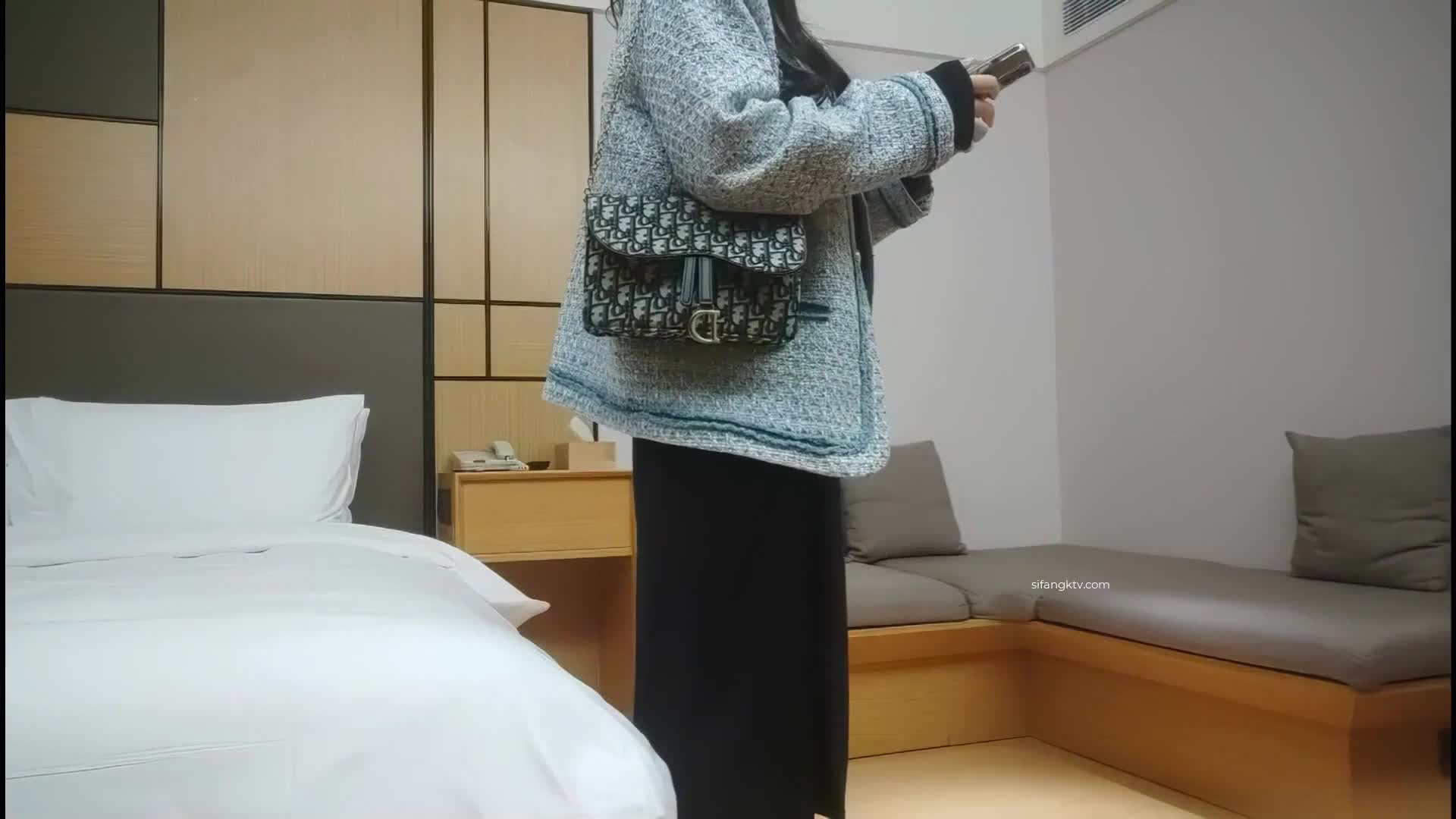#口交 #女上位 #偷拍自拍 #探花 #素人探花系列3000约到一个纹身大奶妹直接多次后入