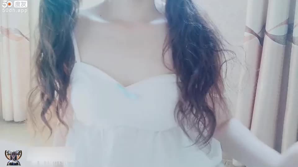 #潮喷 #网红 #萝莉 #自慰网红福利姬工口糯米大鸡吧自慰出淫水