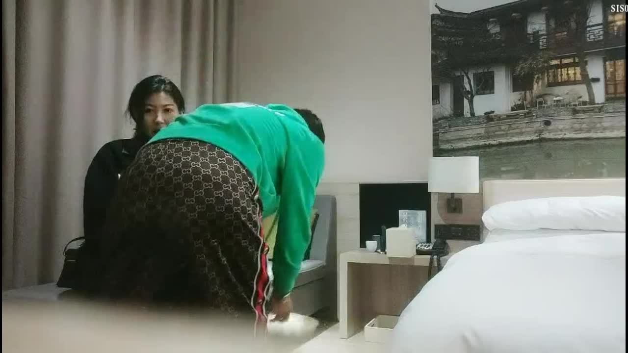 极品端庄气质少妇约到酒店 脱光光翘着屁股迎合玩弄，高挑大长腿销魂姿势啪啪操穴太爽了 尽情抽送猛力撞击#少妇  #大长腿  #极品