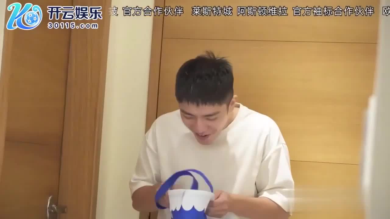 #口交 #女上位 #女性高潮 #高颜值 #美胴BLX0023姐姐的运动袜散发着诱人的气息运动女孩的骑行欲望记