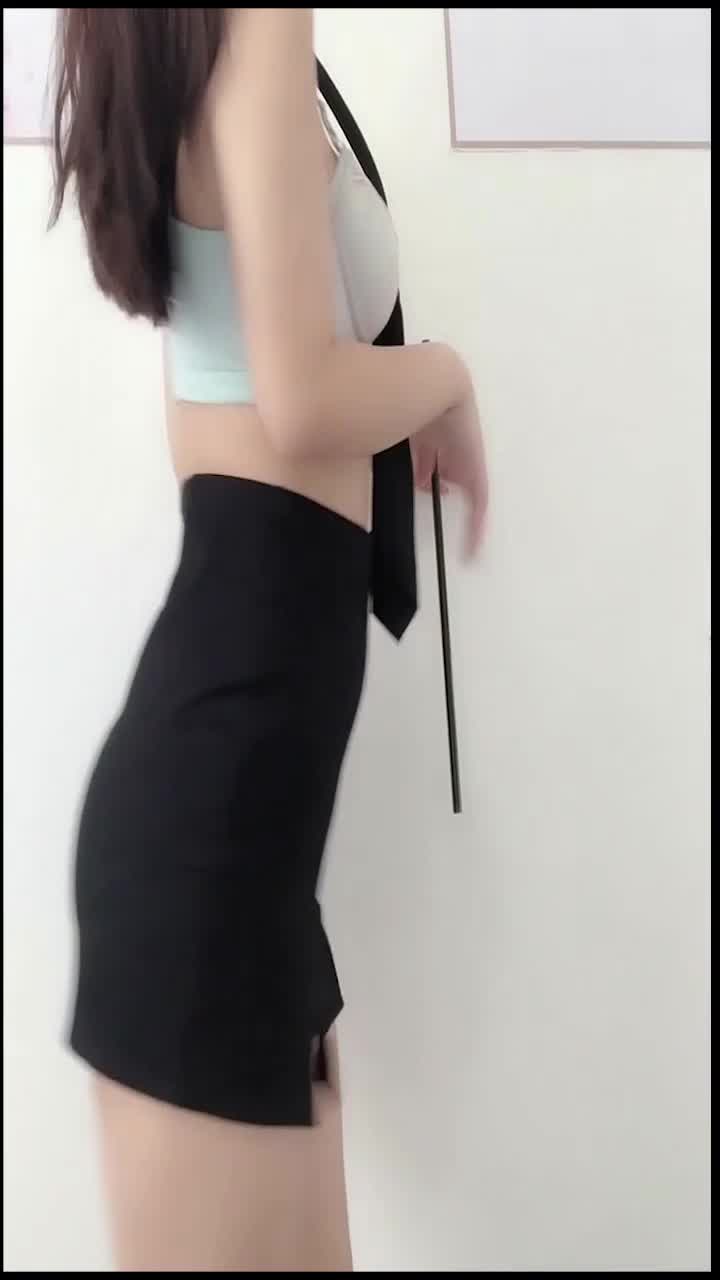 #网曝门事件抖音网红『仙仙小草莓』大尺度视频流出-网曝门事件