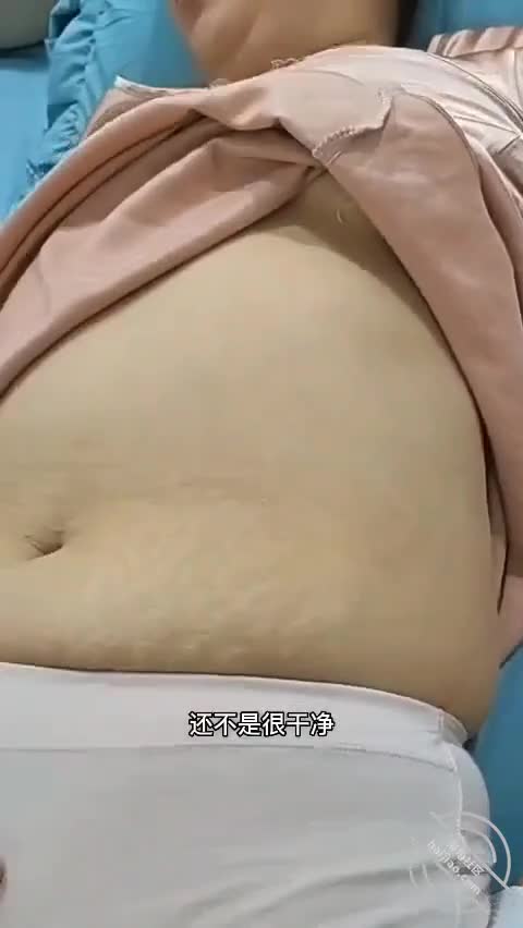 自称全网最真实，剧本死全家，13万粉海神【披风少年爱老妈】付费钻石贴1，记录与老妈的各种乱伦#乱伦  #披风少年爱老妈  #母子乱伦