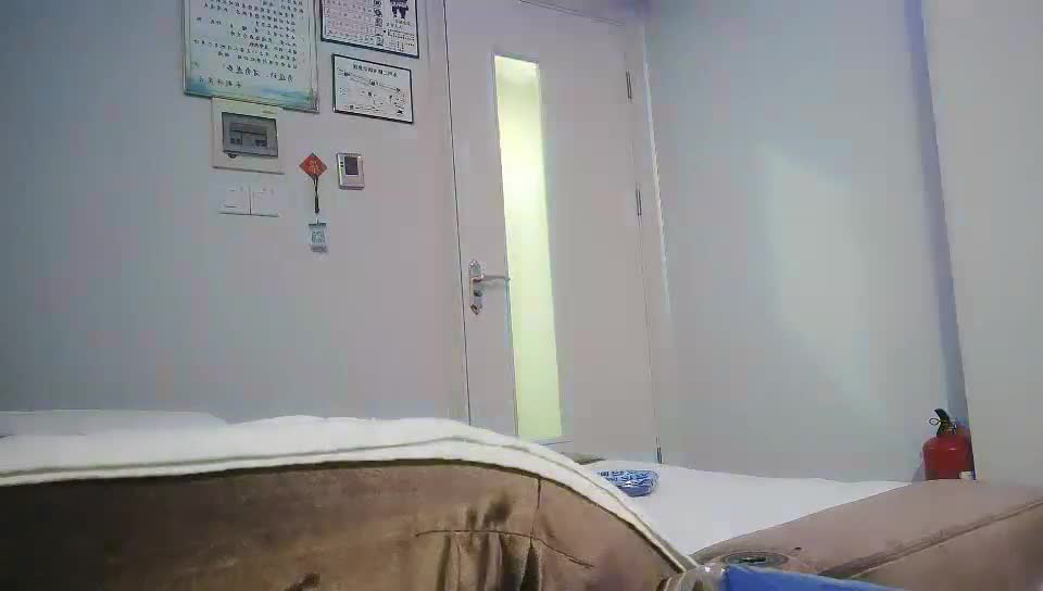 一代炮王，【山鸡岁月】，一天逛遍几个会所，广撒网总有愿意的，大奶少妇深夜来酒店#山鸡岁月  #少妇  #大奶子
