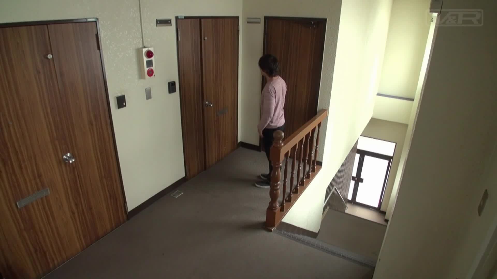 VRTM-224(h_910vrtm00224)[V＆R]子供が欲しいデカ乳人妻たちが住むマンションに引っ越してきたのは童貞の大学生！愛液垂らしっぱなしの欲求不満妻たちが優しく筆下ろし生挿入！母