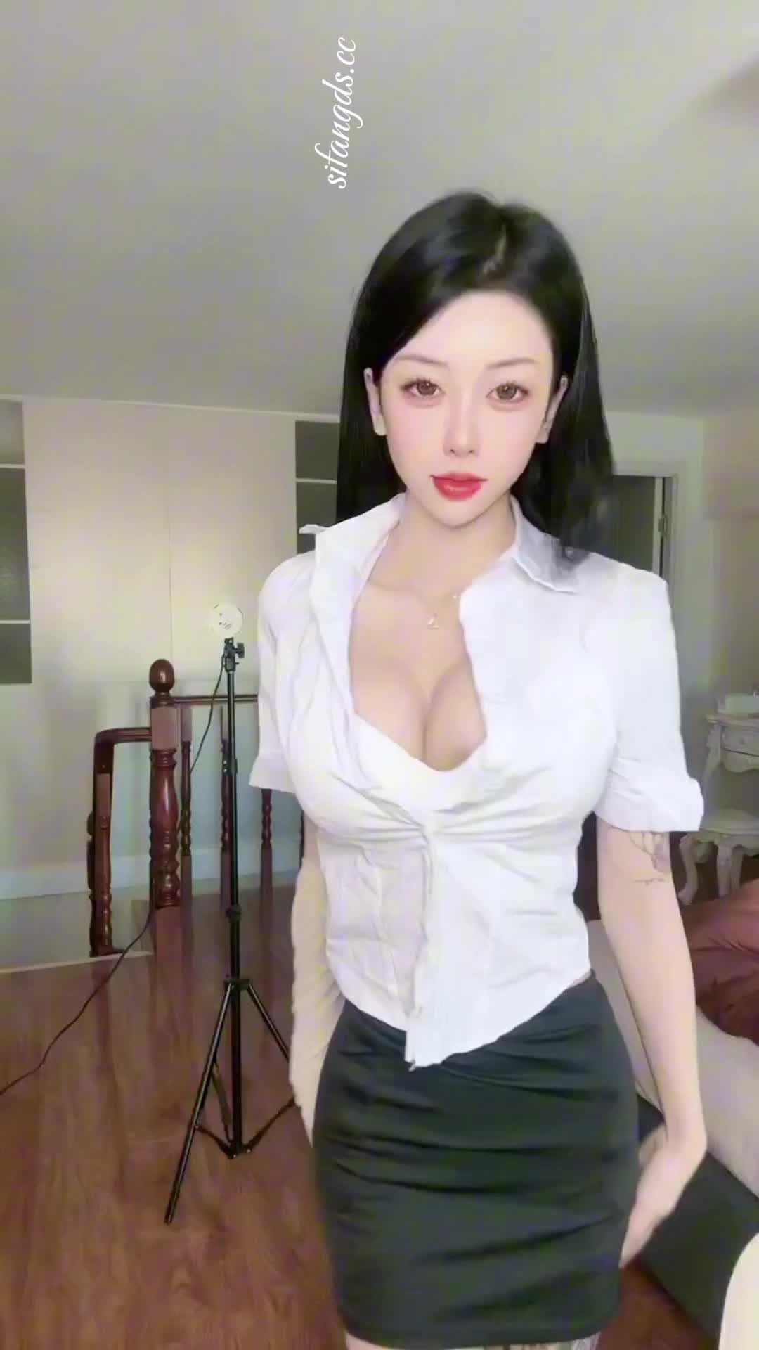 重磅！抖音大V小蕙 高能定制脱衣裸舞 超骚插穴极致反差！#小蕙  #抖音  #裸舞  #反差