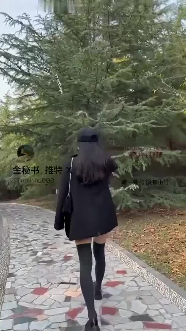 #偷拍自拍 #素人 #业余真实 #户外漏出 #高颜值金秘书公园假屌自慰行走