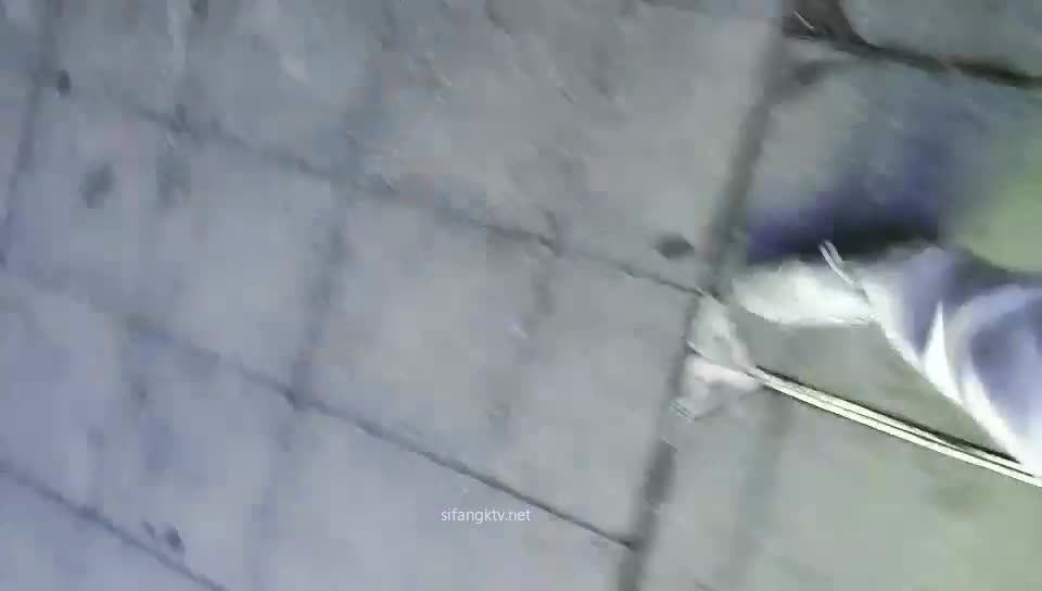 一代炮王，疯狂的做爱机器，【山鸡岁月】，小少妇最近很缺钱，屄真极品，毛少粉嫩，主动自慰水多#山鸡岁月  #少妇  #自慰