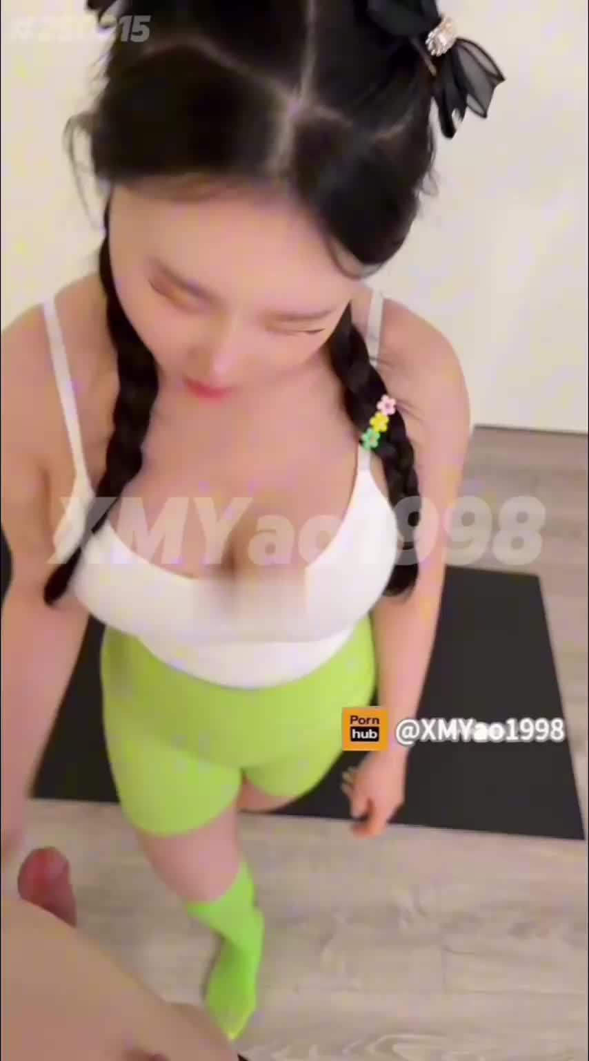 #内射 #口交 #深喉 #足交 #偷拍自拍汐梦瑶的私人教学荧光绿瑜伽裤袜健身教练的色情教学足交深喉内射清晰对话
