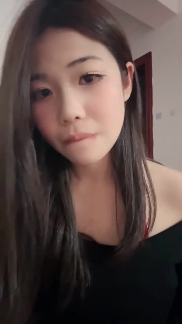 #巨乳 #自慰 #淫荡对话 #手指插入 #美女哥哥你脸红乐唉最新收费房录制