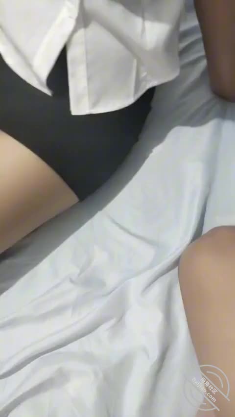 原创乱伦大神【我的36岁后妈】付费钻石贴，对老爸的恨意转成对后妈的抽插#乱伦大神  #我的36岁后妈  #后妈