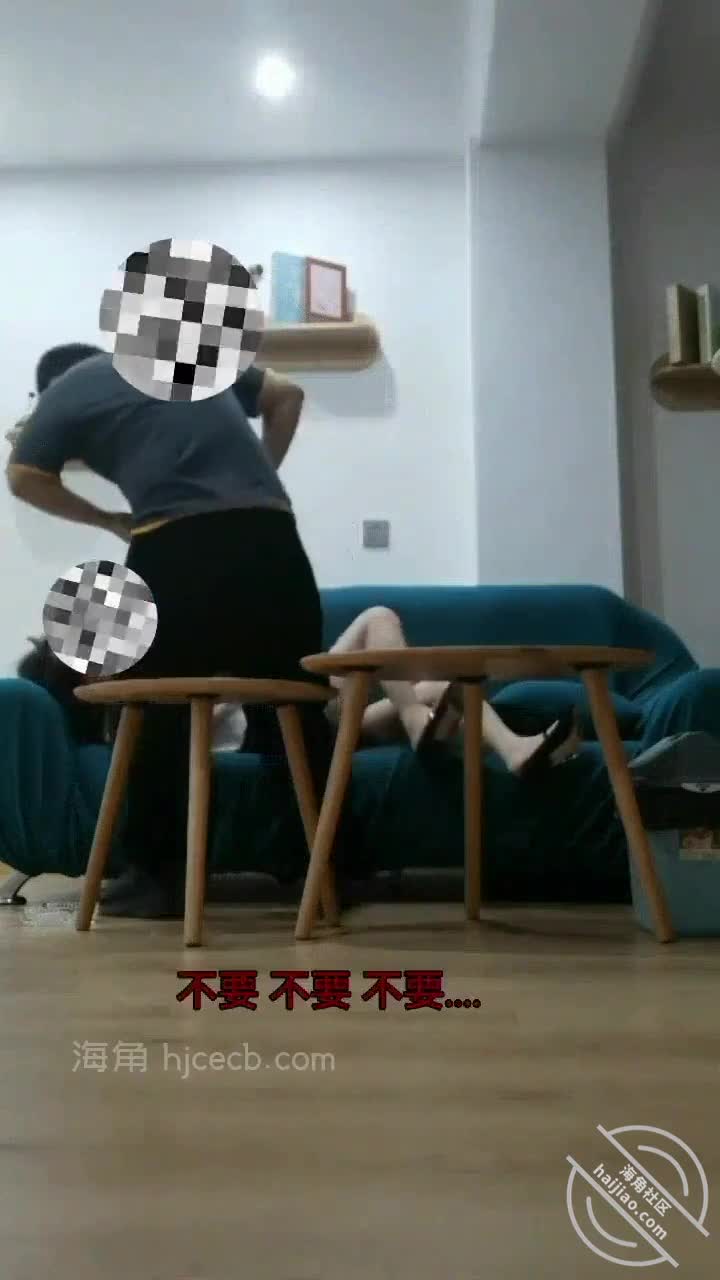 《姐弟乱伦》弟弟趁姐姐喝醉沙发上操身材火爆的美女姐姐 姐姐要报警差点去坐牢#姐弟乱伦