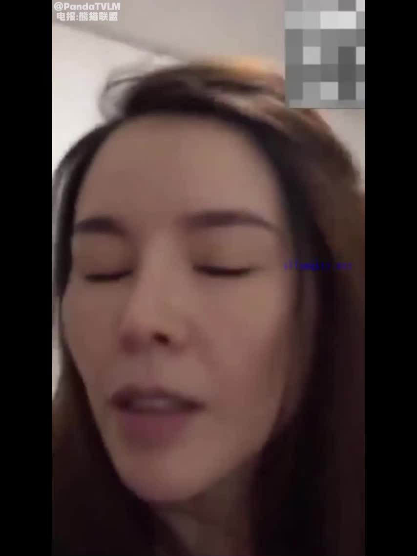 #女上位 #偷拍自拍 #素人 #反差婊 #美女反差婊御姐人妻被操的骚叫不停只需要躺着享受全自动炮架服务简直不要太爽