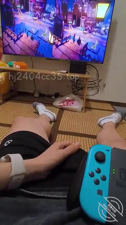 海角大神【我与前女友姐姐】付费钻石贴，各种社死行为，在KTV大胆做爱，服务员推门而进，刺激#我与前女友姐姐  #海角大神