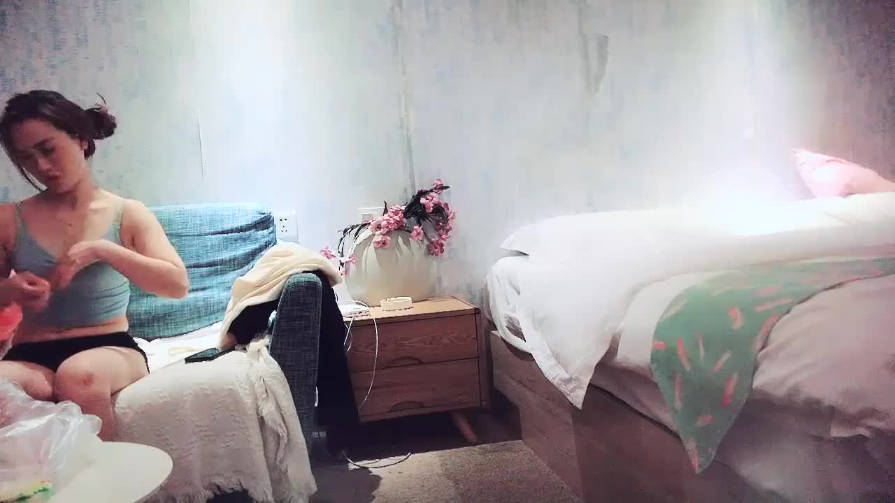 #口交 #偷拍自拍 #探花 #素人 #业余真实少妇好身材也很会玩口技很好比男人还猴急骚得一屁